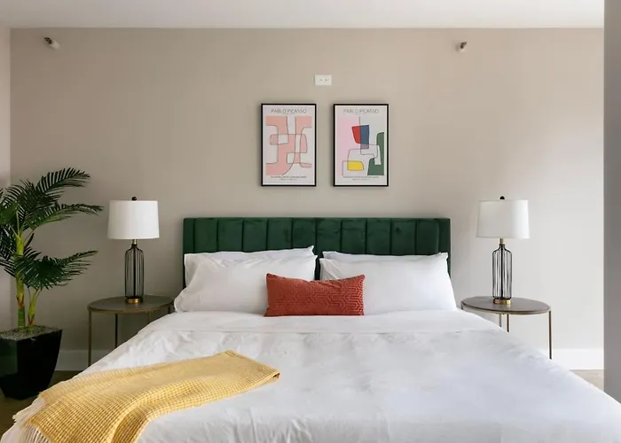 Downtown Penthouse 11parking Gym Pvt Patio *