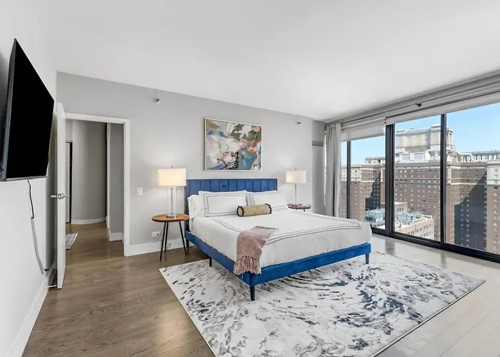 Downtown Penthouse 11parking Gym Pvt Patio Chicago
