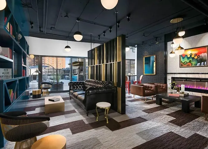 Downtown Penthouse 11parking Gym Pvt Patio Apartment *