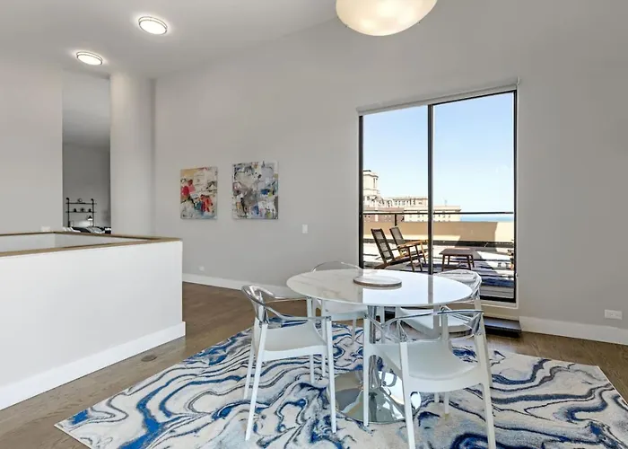 Downtown Penthouse 11parking Gym Pvt Patio