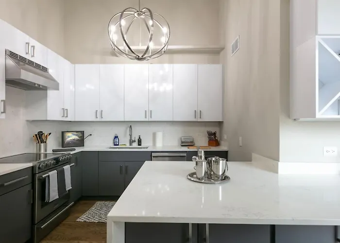 Apartment Downtown Penthouse 11parking Gym Pvt Patio *