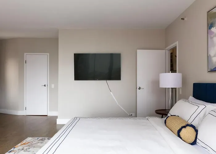 Downtown Penthouse 11parking Gym Pvt Patio Apartment Chicago