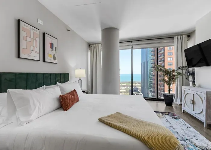 Downtown Penthouse 11parking Gym Pvt Patio * Chicago